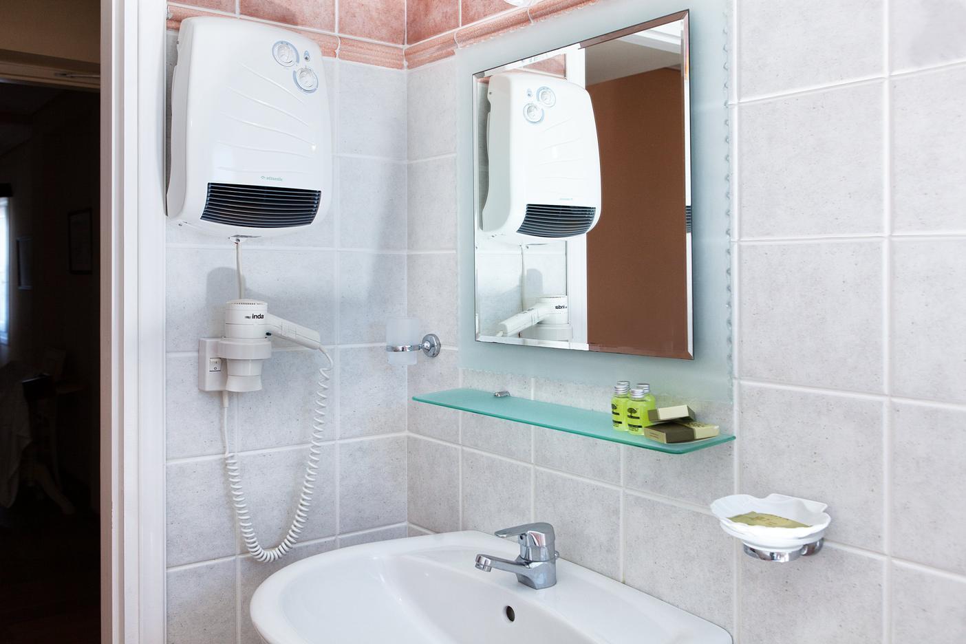 Egli Hotel Andros Town Bagian luar foto